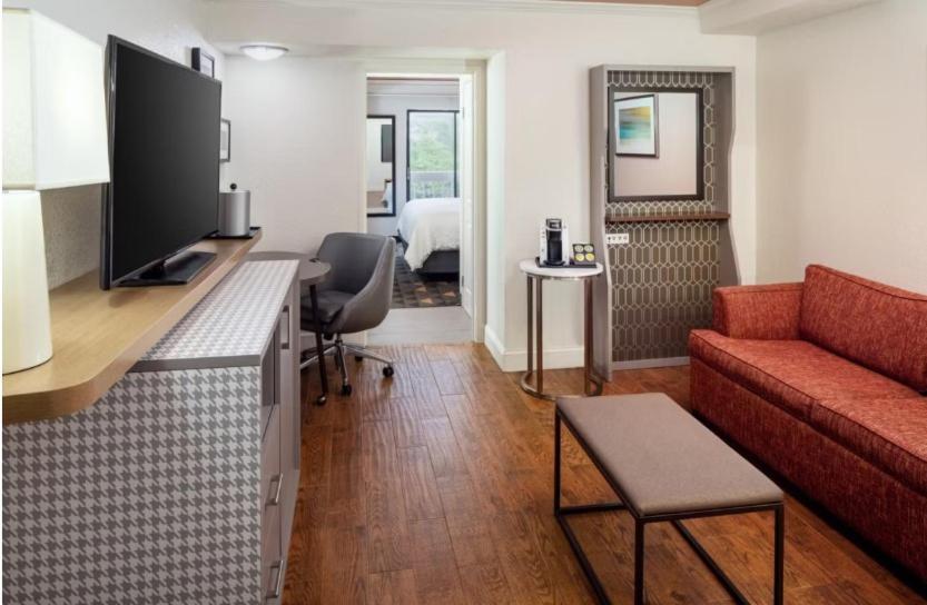 Holiday Inn & Suites Boca Raton - North Екстериор снимка