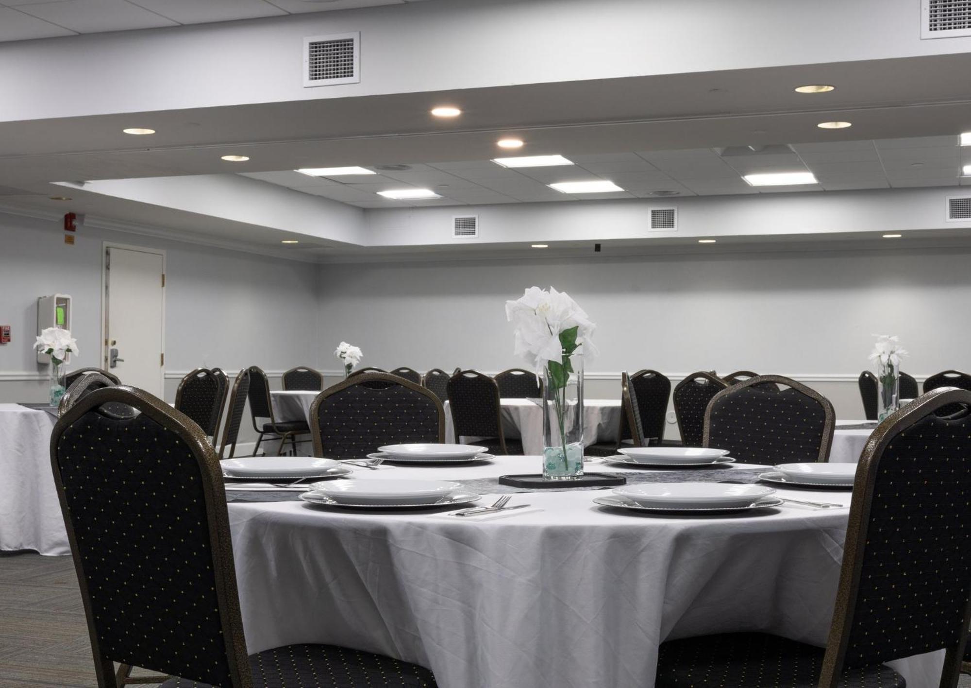 Holiday Inn & Suites Boca Raton - North Екстериор снимка